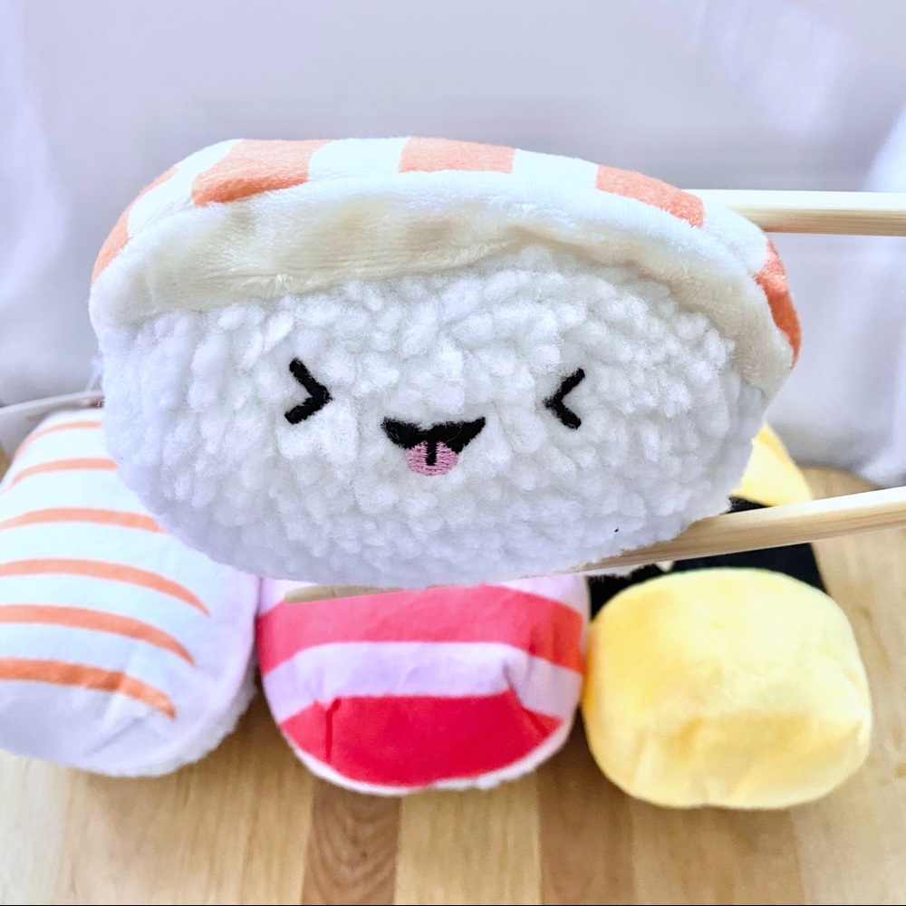 *ON PAUSE UNTIL FURTHER NOTICE* 4 mini sushi plushie set - Picture 3 of 8